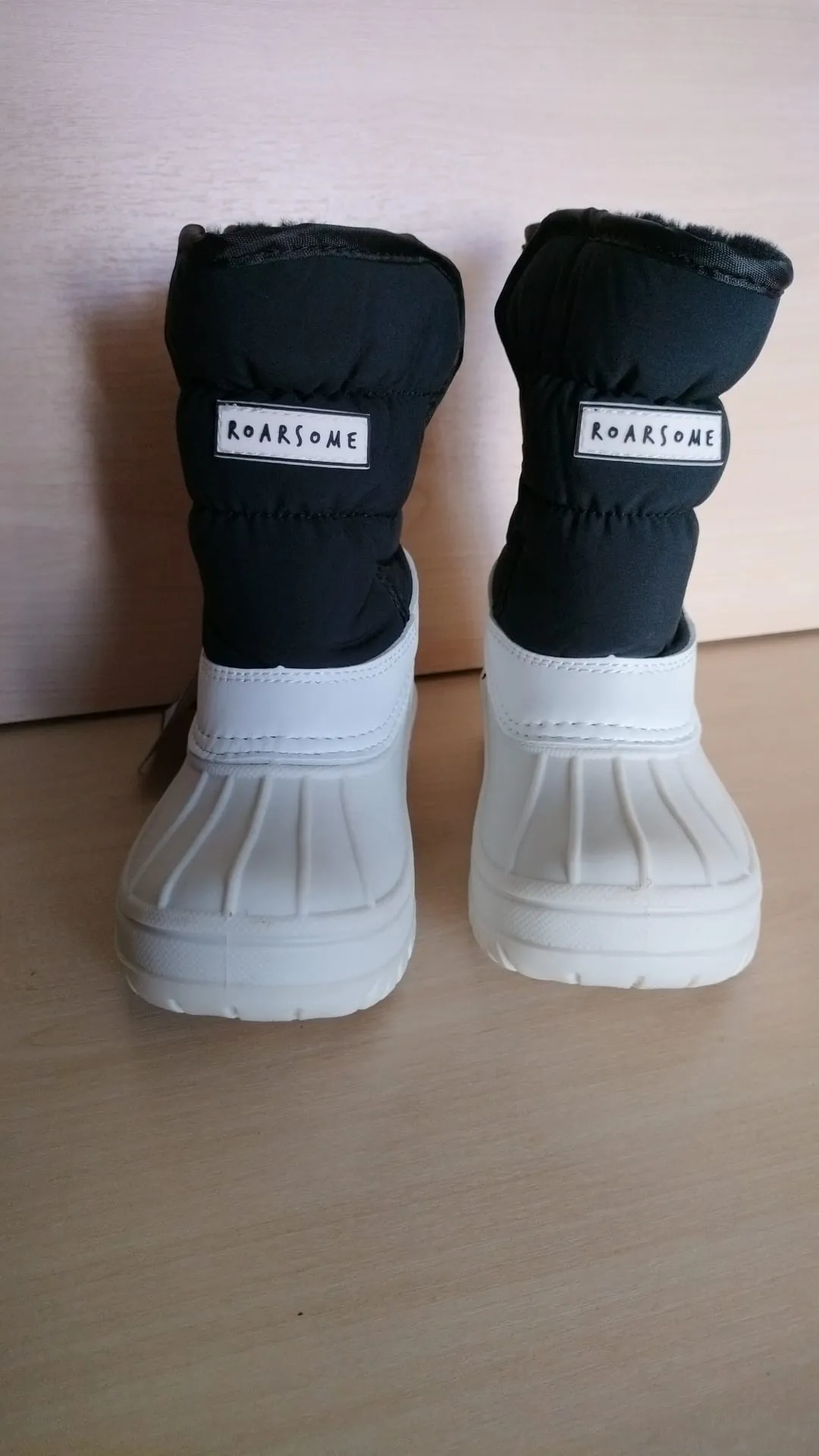 Pre Loved Roarsome (Dinoski) Kids Snow Boots Size EU29 (373)