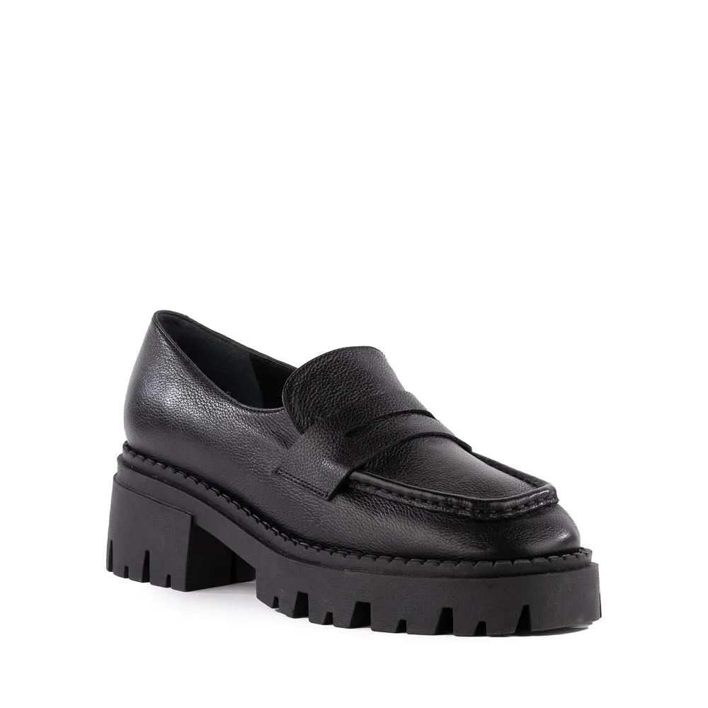 Seychelles Meridian Loafer in Black Leather